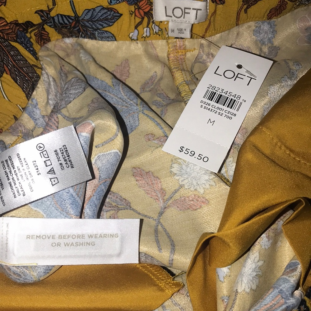 ✨ Loft bouquet 💐 tie waist shorts 🛍 - Picture 4 of 4